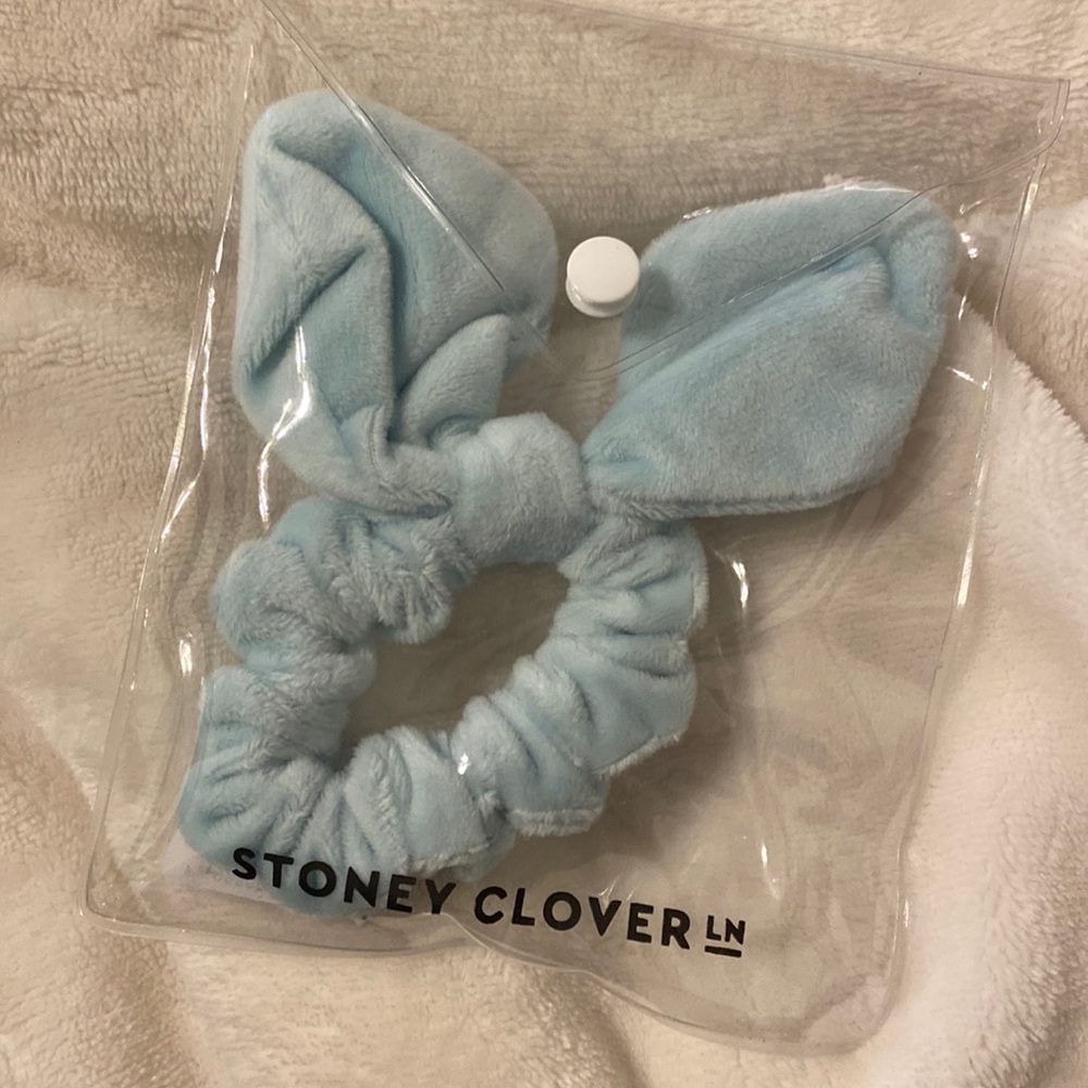 SCL cloud scrunchie